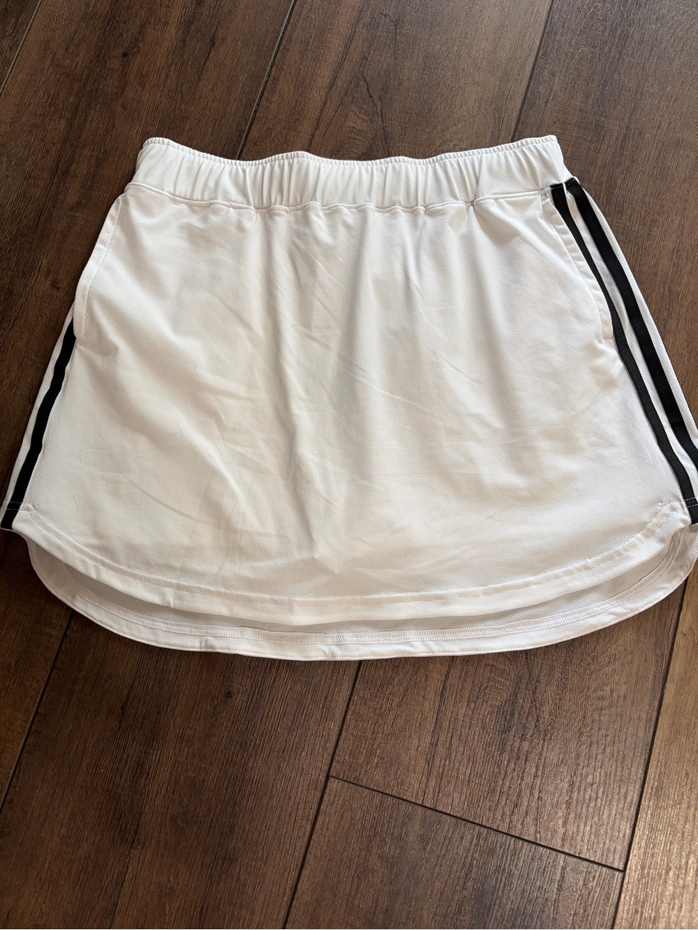 NWT adidas White 3-Stripe Athletic Sport Skort - Medium